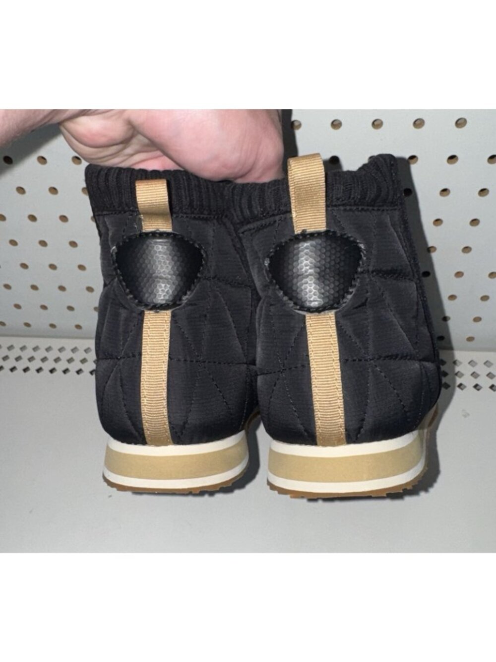 Teva Ember Mid Womens Slip On Camping Quilted Ankle Booties Boots Size 10 Black - Picture 3 of 8